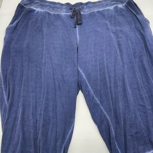 Navy Blue Capri Lounge Pants